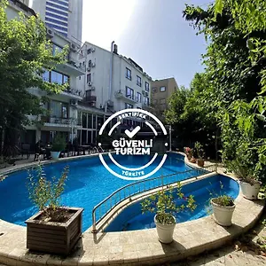 3* Hotel Blanche & Garden Pool
